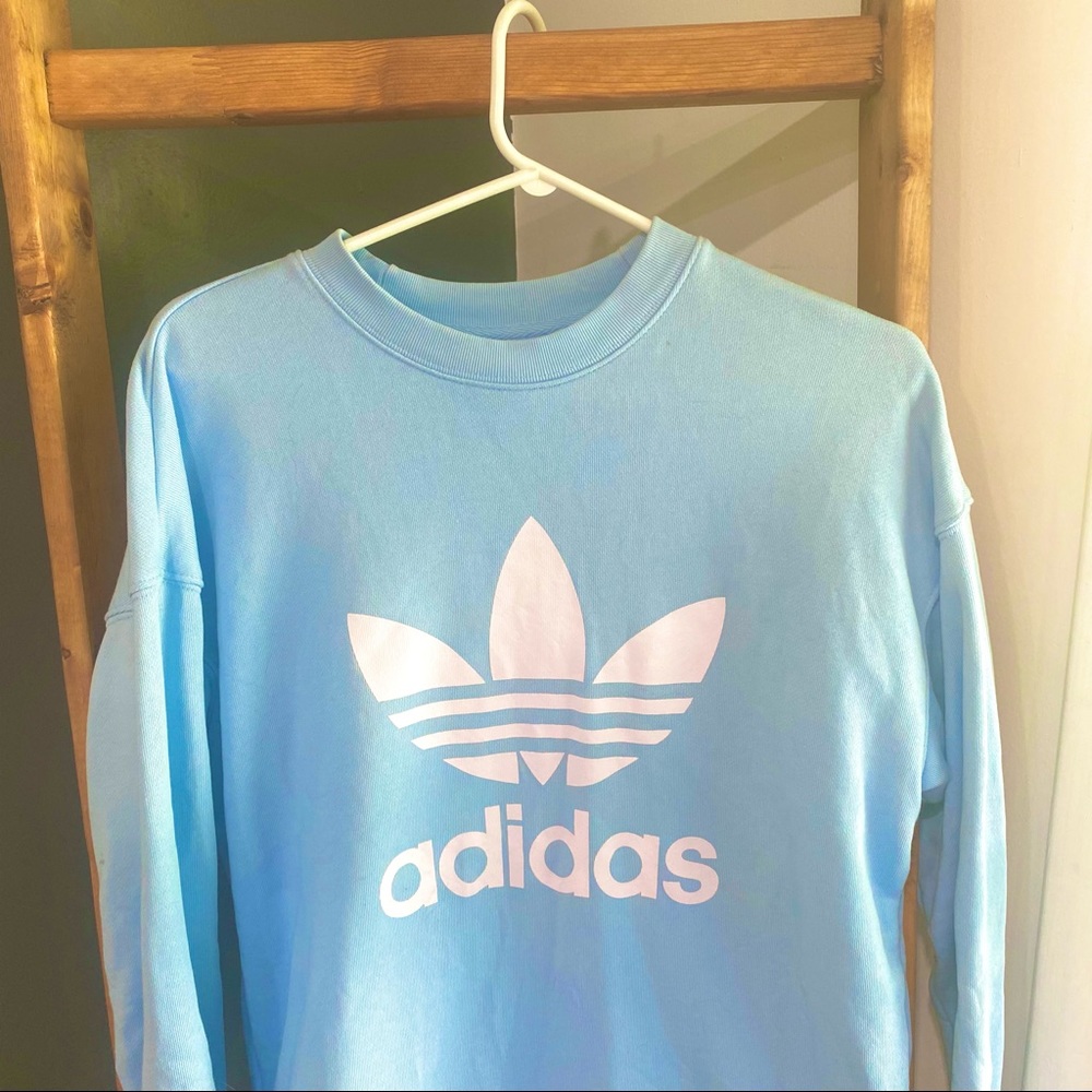 🌊 the PERFECT blue Adidas Crewneck